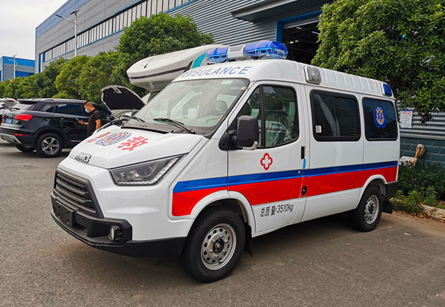 國六江鈴特順短軸中頂救護(hù)車（柴油版）