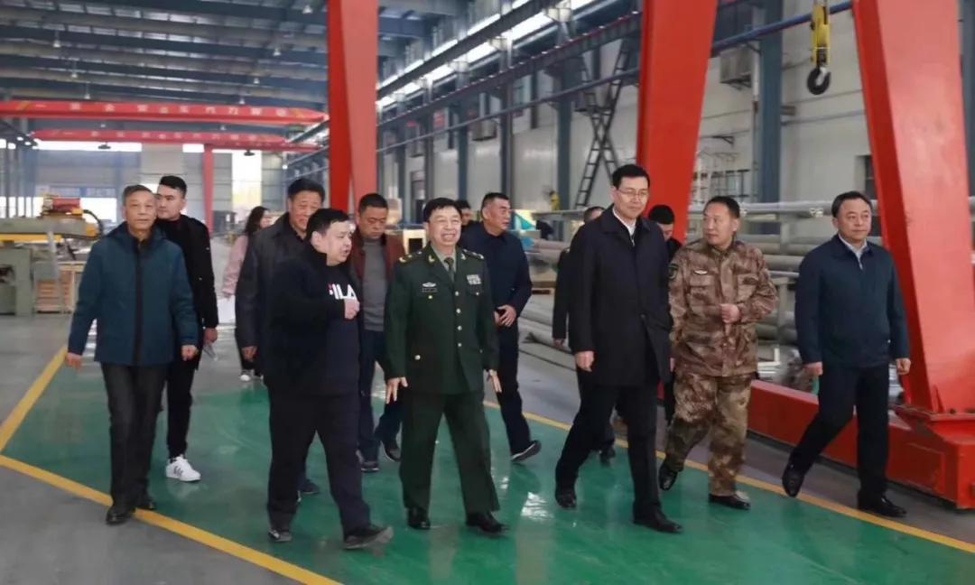 湖北省軍區(qū)、隨州市黨委領導人指導程力專汽產業(yè)走高質量發(fā)展之路